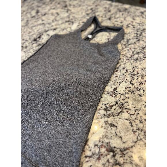 Lululemon women’s tank size 4 - Picture 2 of 6